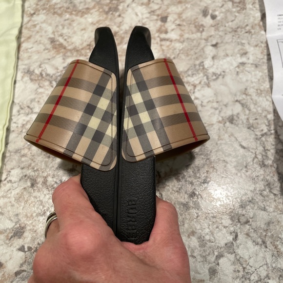Burberry Slides - Picture 5 of 12